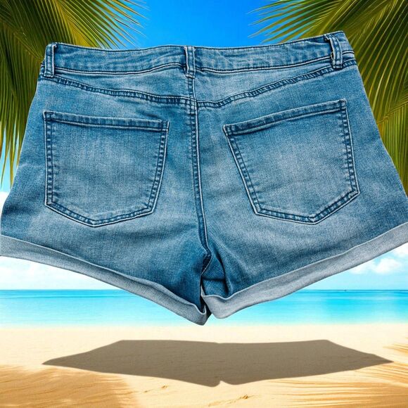 Refuge Button Fly Denim Shorts Womens Sz 8 Blue Faded Medium Wash High Rise Cuff - Picture 2 of 8